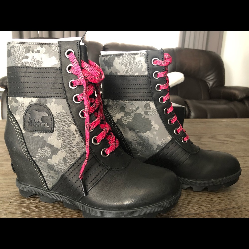 NIB Sorel Lexie Wedge